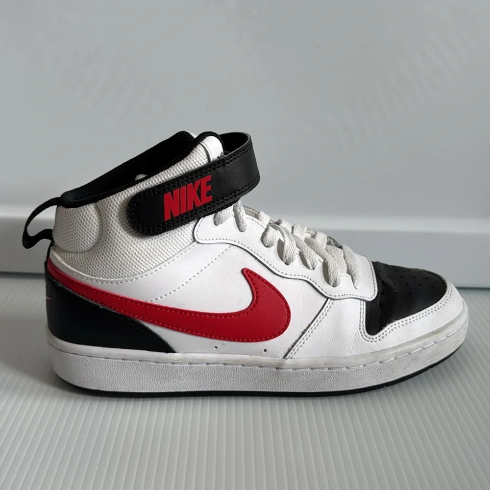 Nike Kids High-Top Sneakers - White, Black, and Red. Size 7